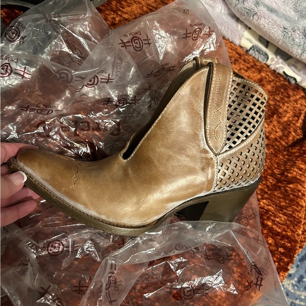 Circle G boots size 9